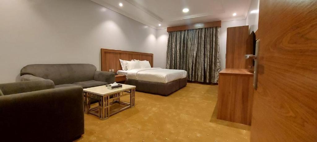 Almasem Serviced Apartments -Exit 5 Ер-Ріяд Екстер'єр фото